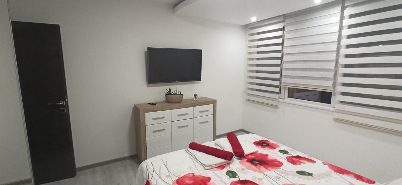 Lux Apartment 7, Parking Ni Esterno foto