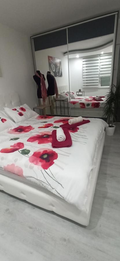 Lux Apartment 7, Parking Ni Esterno foto