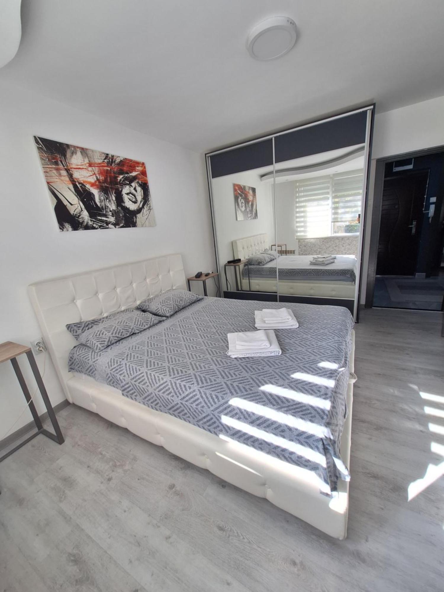 Lux Apartment 7, Parking Ni Esterno foto